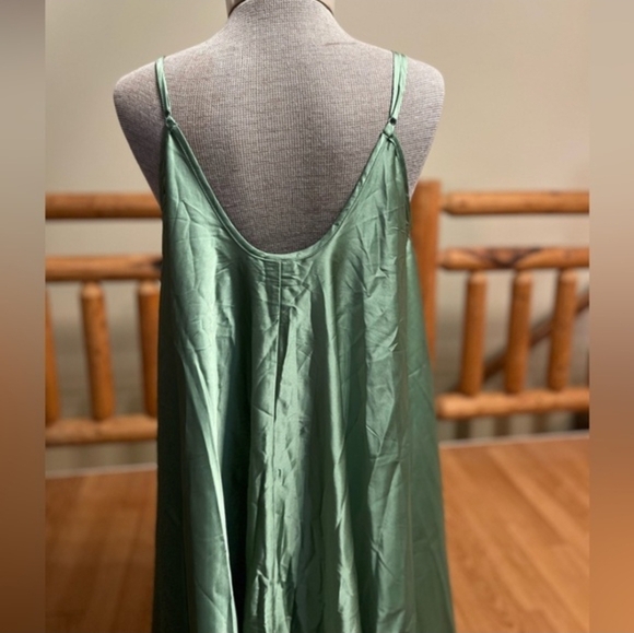 Silk & Salt Go With The Flow Maxi Dress Satin Flowy Boho Enchanting Green NEW - Picture 5 of 8